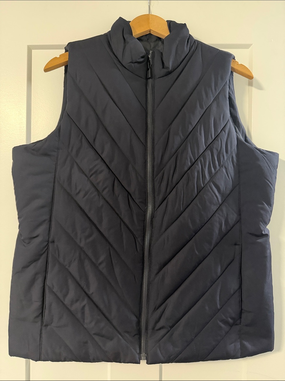 NWOT Lands' End Navy Quilted Zip Puffer Vest